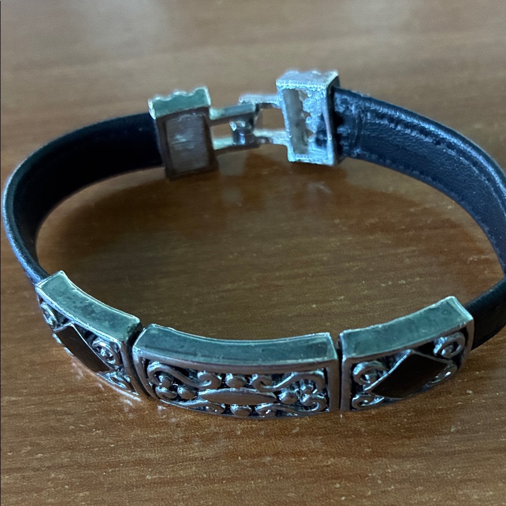 Elegant Black leather and Silver Bracelet